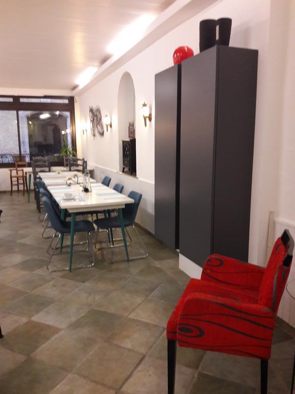 Hotel" La Tour De L'Horloge " Rivesaltes Esterno foto